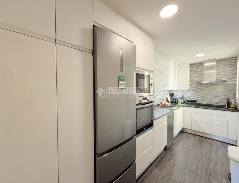 Foto 189cc1ef-1863-456f-bce8-7aad1f25c91d. Piso  en venta en Peñagrande Madrid