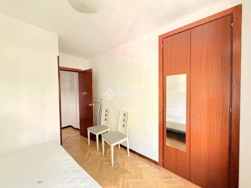 Foto f63bd213-f1ee-490c-8c3b-a1de557d1d40. Pis amb calefacció piscina a Peñagrande Madrid