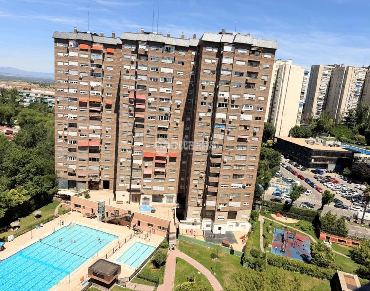 Foto 4f2c60ca-e0d9-4c8f-9608-e44f600a682a. Pis amb calefacció piscina a Pilar Madrid