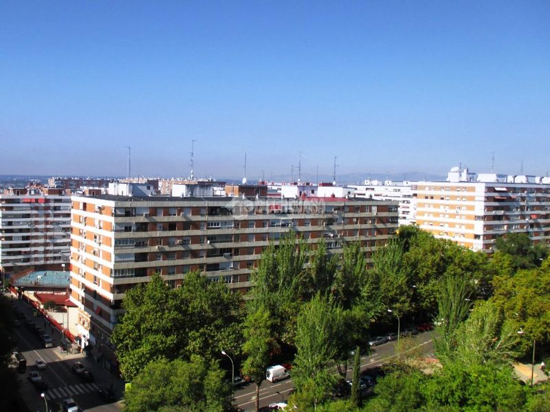 Foto 19e2b4f3-f46b-48ce-a372-e74c073412b5. Piso  en venta en Peñagrande Madrid