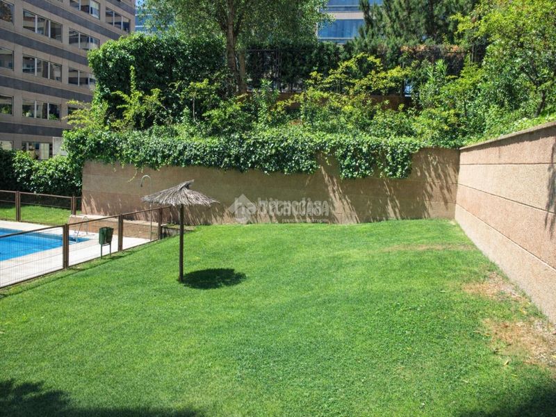 Foto 4826d56c-24f4-4c5d-ac40-17f22ff7fa09. Pis amb calefacció piscina a Peñagrande Madrid