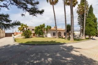 Xalet a Los Tablones - La Garnatilla. Villa en el puntalón. motril