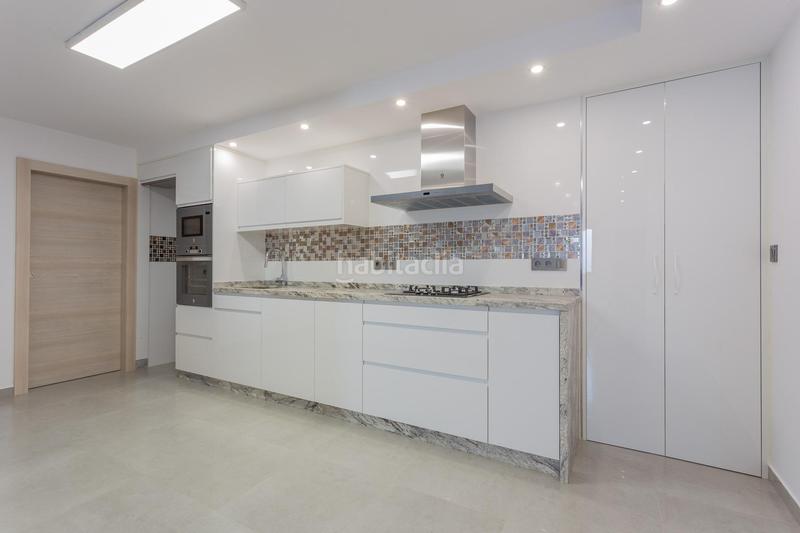 Foto 0b328dd4-64e8-427e-8f81-70b2afa99972. Chalet ponemos a la venta esta espectacular casa en la urbanización los cortijos en Atarfe