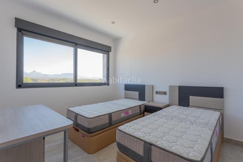 Foto 24837a9e-8549-4dcf-93e7-b38b2fa9ff52. Chalet ponemos a la venta esta espectacular casa en la urbanización los cortijos en Atarfe