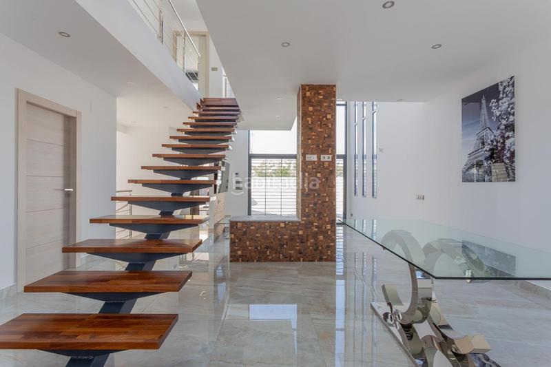 Foto 2ed2614a-424d-4e38-ab5b-bd492deb22ca. Chalet ponemos a la venta esta espectacular casa en la urbanización los cortijos en Atarfe