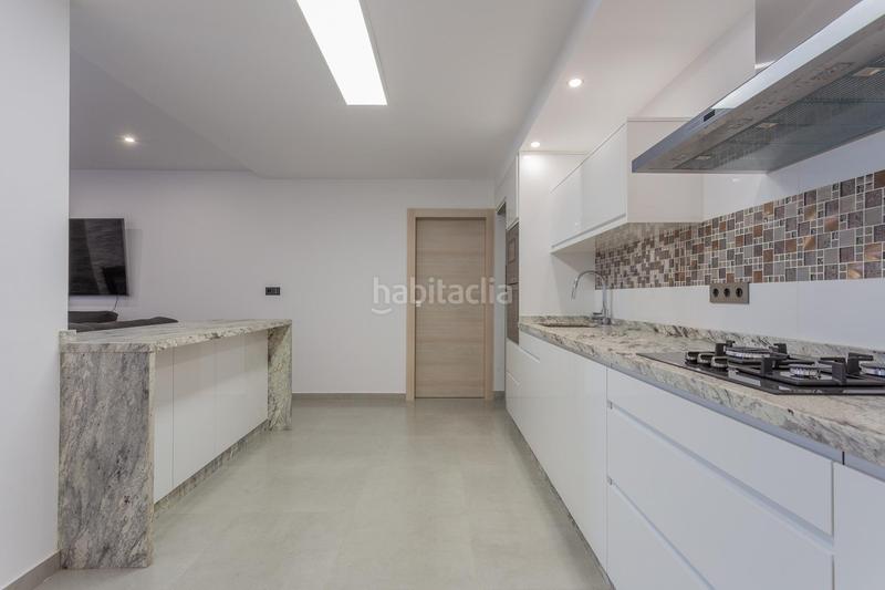 Foto b4a29373-836f-41b4-969b-6b5caa5b4328. Chalet ponemos a la venta esta espectacular casa en la urbanización los cortijos en Atarfe
