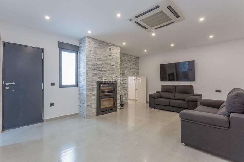 Foto c35e84bd-c3a3-4984-8d9c-d1e86896f53c. Chalet ponemos a la venta esta espectacular casa en la urbanización los cortijos en Atarfe