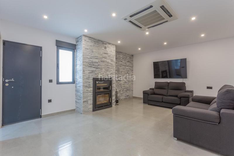 Foto cc1320cb-9b25-42cd-b6f7-3ea2d2c5c45e. Chalet ponemos a la venta esta espectacular casa en la urbanización los cortijos en Atarfe