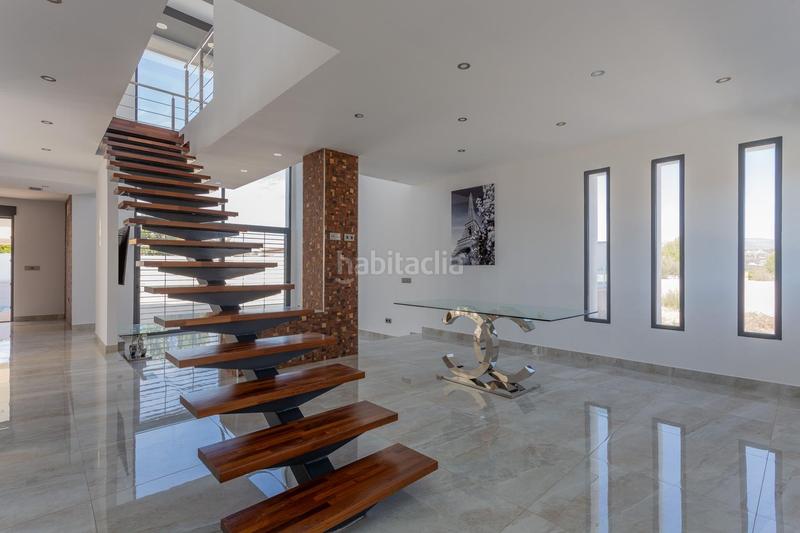 Foto dbb9c282-fb22-4b70-bc2a-96102c136f23. Chalet ponemos a la venta esta espectacular casa en la urbanización los cortijos en Atarfe