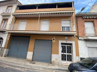 Casa  Calle jaen. Increible oportunidad para transformacion en edificio plurifamil