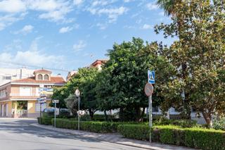 Reihenhaus in Albolote. Casa centrica para reformar