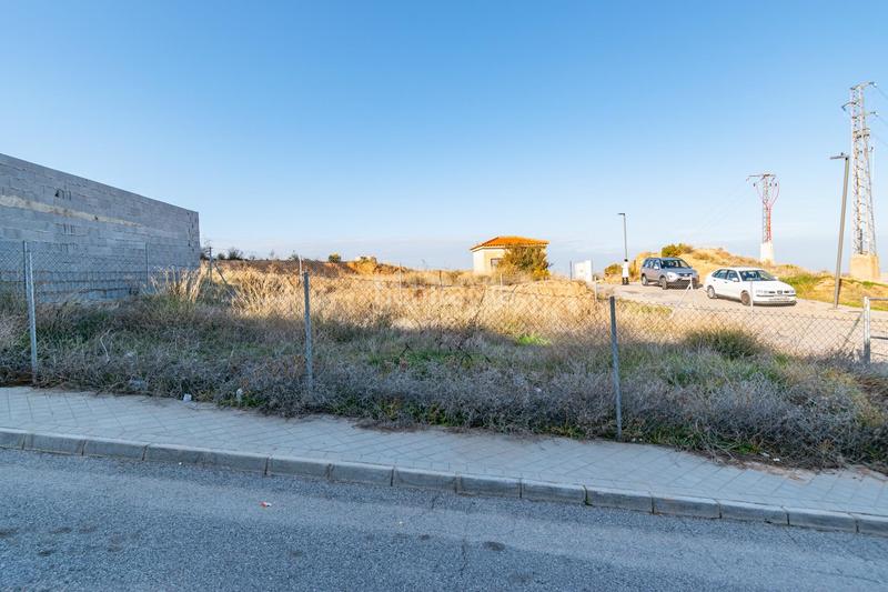Foto b3a6c24e-3eeb-476b-9e70-da3112a0d1d2. Terreno residencial parcela en esquina en Otura