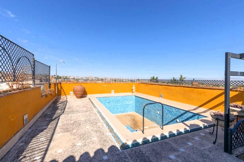 Foto 86bf74ac-52d4-4c7a-8bcb-57f4df897c94. Ático  con piscina la zubia granada en La Zubia Ciudad Zubia (La)