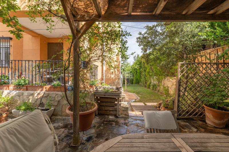 Foto b08fca60-74c7-462a-8720-59b144087cf1. Chalet precioso chalet independiente con piscina en Cumbres Verdes en Zubia (La)