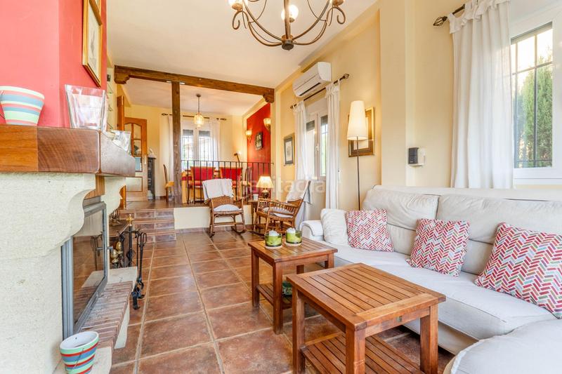 Foto c8f6aaaf-54c2-444c-b609-d7a0e4cc9686. Chalet precioso chalet independiente con piscina en Cumbres Verdes en Zubia (La)