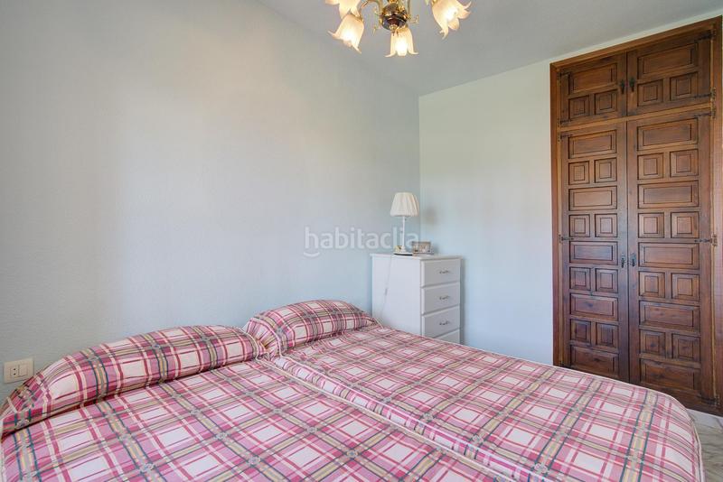 Foto 0878b766-8181-41f4-8c24-ea8cd1f70012. Piso en camino pelaillo del 15 piso en primera linea con terraza y dos cocheras en Motril