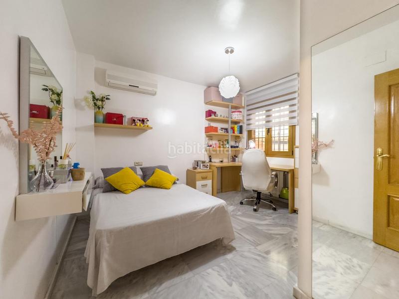 Foto a1d2064d-c478-4439-8e9f-6d12d267c00e. Casa en calle la rioja 15 chalet pareado en las gabias. para entrar a vivir. en Gabias (Las)