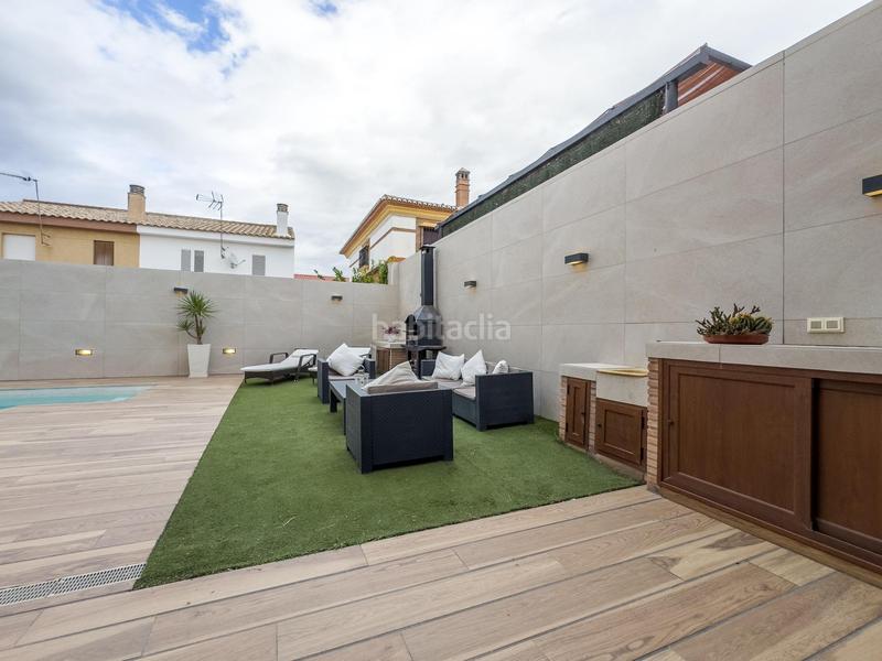 Foto e1a374a9-80a9-418e-8099-e4be78e7b63d. Casa en calle la rioja 15 chalet pareado en las gabias. para entrar a vivir. en Gabias (Las)