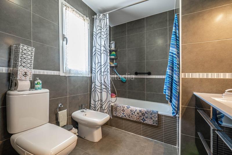 Foto 8a9721f3-c528-4385-9250-69fe836be617. Casa adosada atractivo adosado en Belicena con patio, garaje y piscina comunitaria en Vegas del Genil