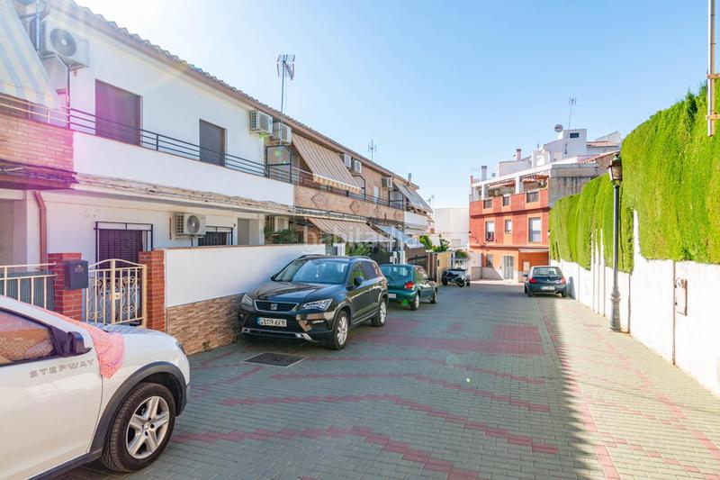 Foto 4205100e-c21e-4e5a-90d5-0f56d8323c65. Terreno residencial magnifico solar en el centro de la zubia en Zubia (La)