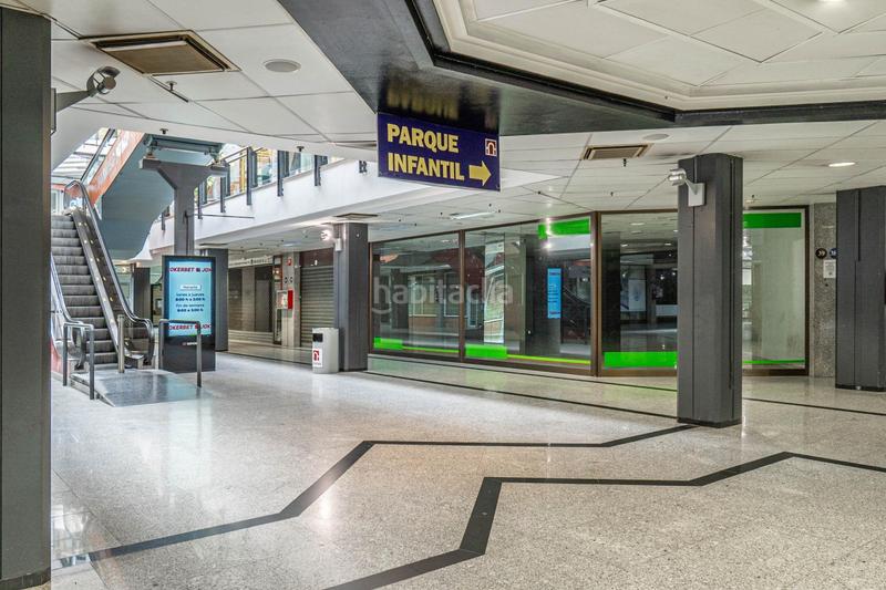 Foto 5d028735-9649-4f7e-bac6-8a5141c9704c. Local comercial  en centro comercial neptuno!!!!!!!!!!!!! en Granada
