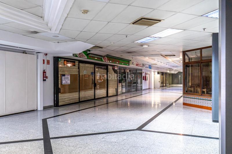 Foto dcd4ec4e-3160-44b3-8583-822d154994cd. Local comercial  en centro comercial neptuno!!!!!!!!!!!!! en Granada
