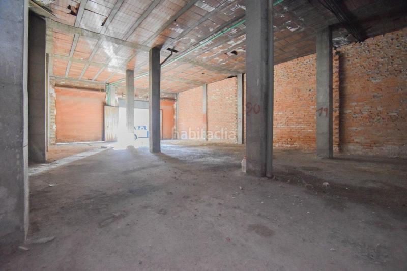 Foto e69daf5b-5d44-4734-9e29-e005a1f68a47. Local comercial local en bruto situado junto a la avenida principal en Maracena