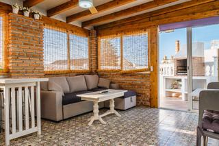 House  Calle ramblilla b (cal). Magnífica casa con 3 apartamentos con licencia de alquiler turís