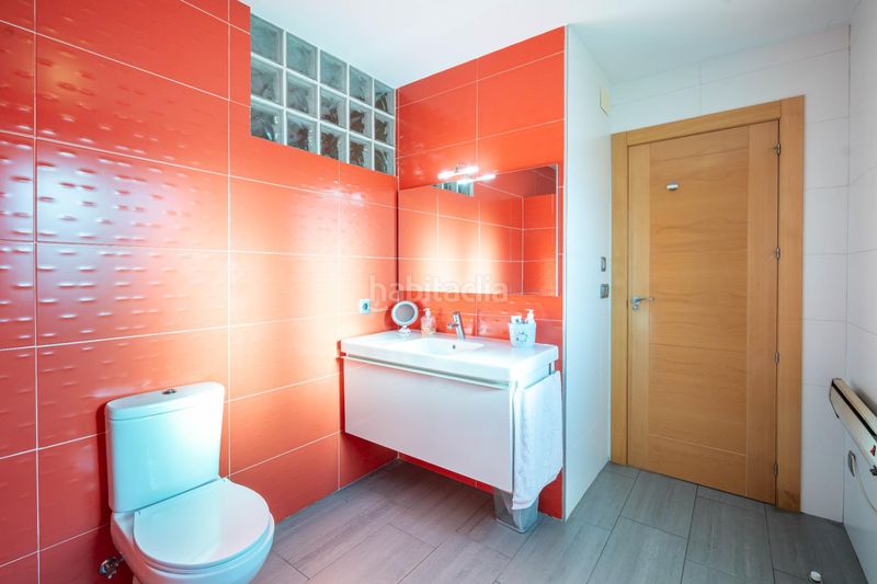 Foto 30565de9-45dc-4949-a5ee-564b2b34c067. Casa amb aparcament a Güéjar Sierra