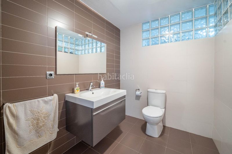 Foto 7389d2f9-cdb8-4aa1-8f9e-b5105aa9f2fa. Casa amb aparcament a Güéjar Sierra