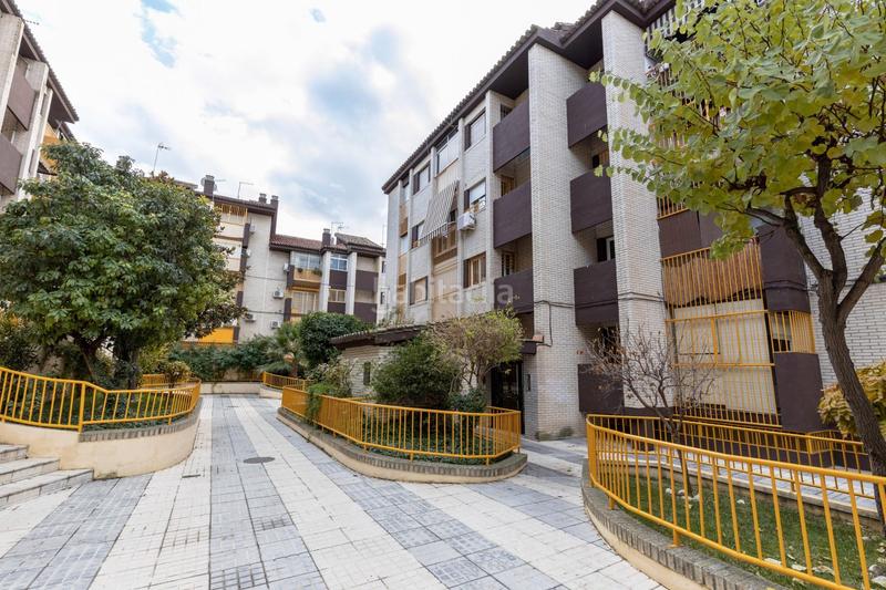 Foto bf639cf2-c9b8-4bdb-b9eb-f4307fa3c00a. Appartement avec chauffage parking dans parque nueva Granada Granada