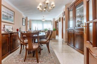 Pis  Calle solarillo de gracia. Precioso piso de 173 m2 con de 5 habitaciones, 2 salones, terraz