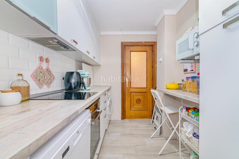 Foto 1ed696a6-57ed-4779-8f17-3bc2a3612cca. Piso  en la codiciada zona del genil capital en Granada