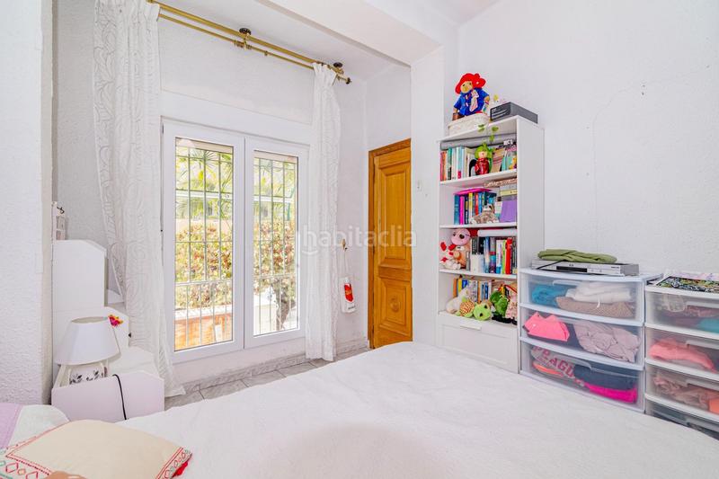 Foto b7e4e1d0-b450-4a21-b12d-a209b90d1869. Piso  en la codiciada zona del genil capital en Granada