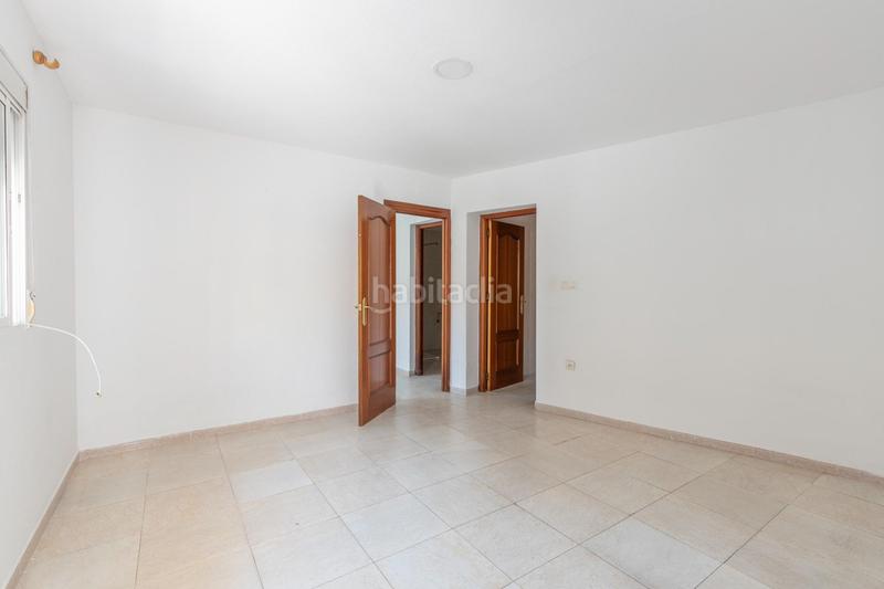 Foto 3aa8fd9b-2df1-45e8-9833-f724f6c4d8a2. Local comercial en Maracena