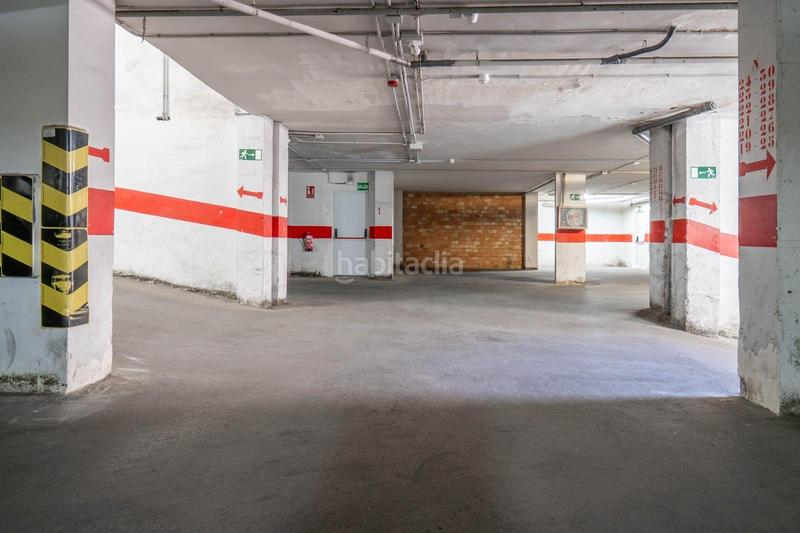 Foto b0f42515-2e29-49b0-a99a-74daea099023. Car parking in Cenes de la Vega