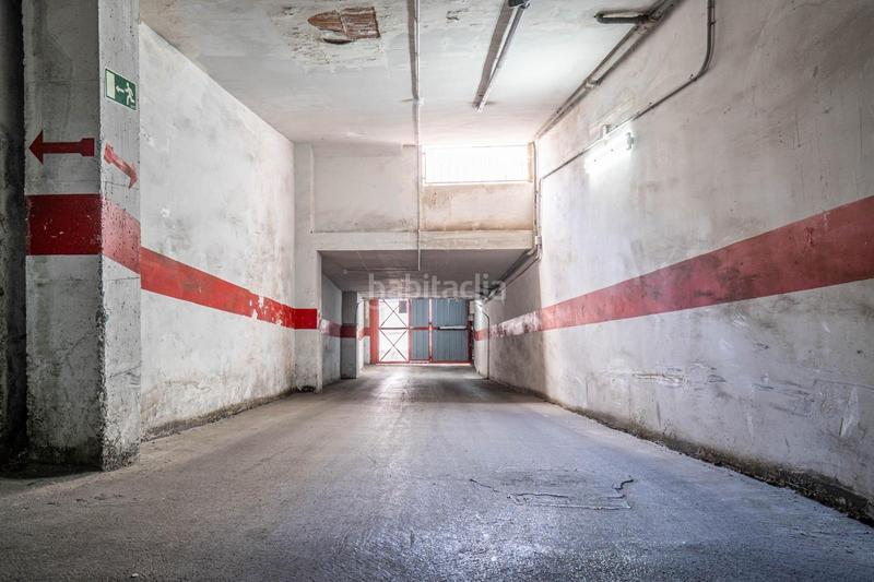 Foto d6281f3a-ff10-46df-a526-6ea69b2bcb84. Car parking in Cenes de la Vega