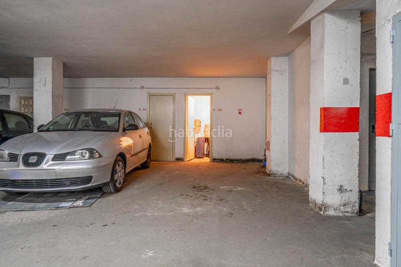 Foto 1d52cf4f-8060-47aa-a201-516b13a79080. Autoparkplatz in Cenes de la Vega