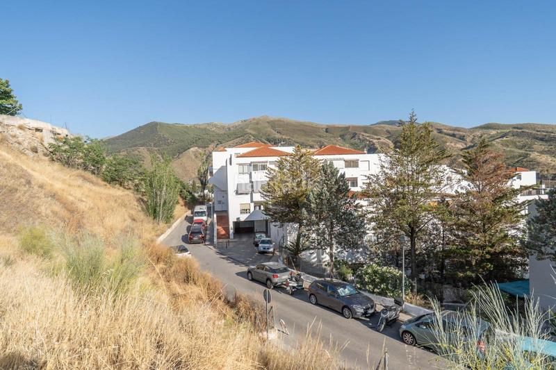 Foto a1ab7b48-3c6c-4d49-a7be-3c3d37cfcd85. Autoparkplatz in Cenes de la Vega