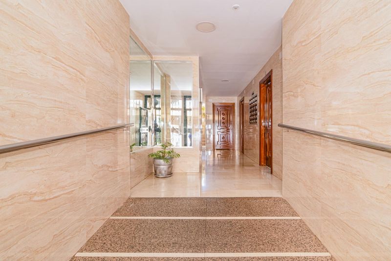 Foto f7d3de90-ac18-4a2b-8518-37a2a5b21a94. Pis amb aparcament a Angustias - Chana - Encina Granada