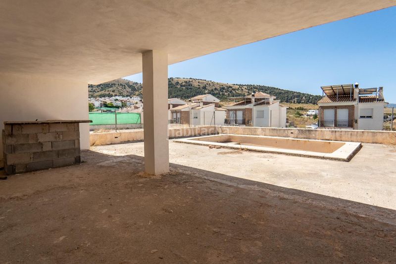 Foto 12407b50-b333-4e36-9e8b-c1a1c4b75db2. Xalet amb aparcament piscina a Dílar