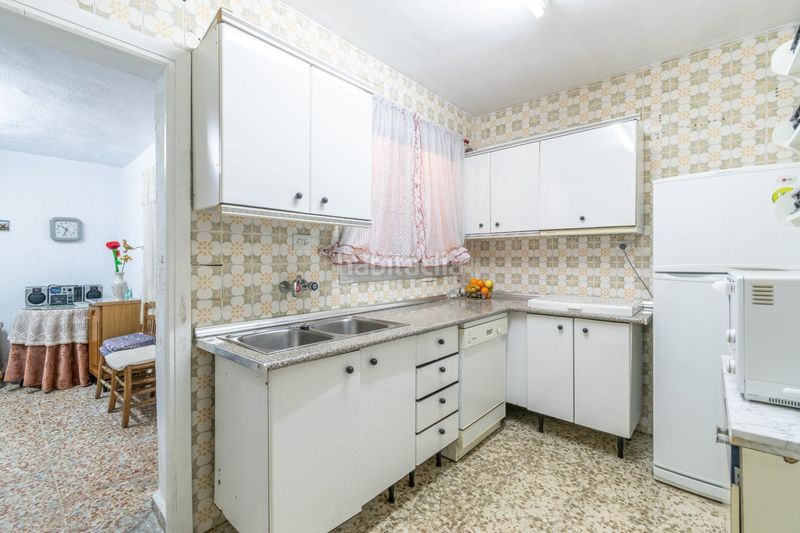 Foto d31100fc-7244-42a5-91f4-68dc1ffd94e1. Casa adossada a Poniente Armilla