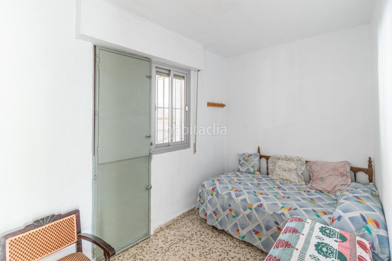 Foto ea3698f4-70ce-4fc8-85dd-1fa64a5efbf0. Casa adossada a Poniente Armilla