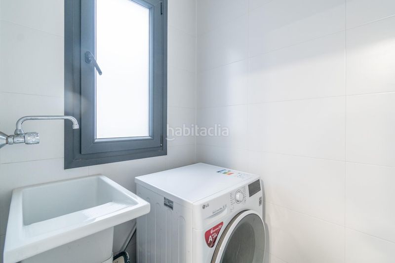 Foto d2216425-62cb-4fca-9583-d7708c7d34b4. Pis amb aparcament piscina a San Miguel Armilla