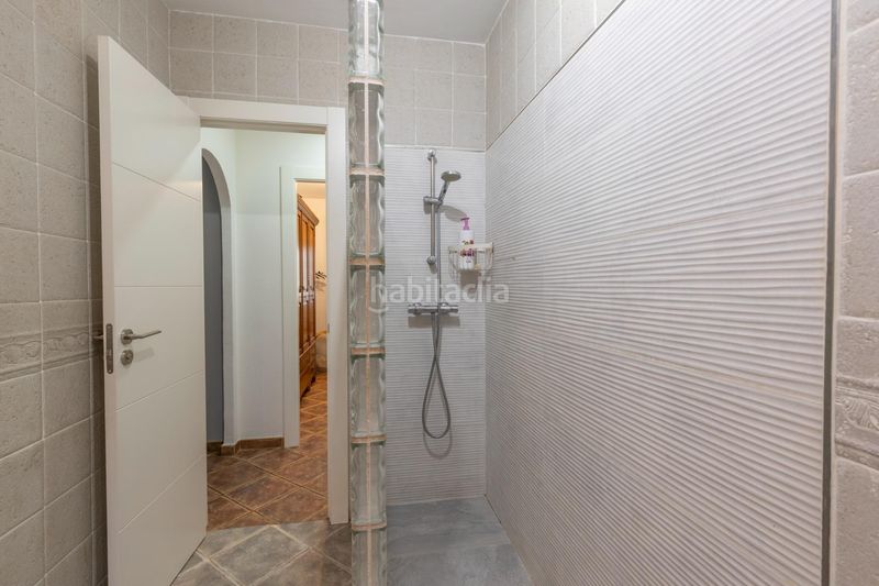 Foto ce254eb7-0afe-4b56-b22b-bbdcdbf244e4. Xalet amb aparcament piscina a Almuñecar centro Almuñécar