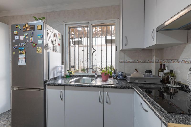 Foto 0b9239f7-e46d-4114-b9ce-badfd1ee80bc. Casa pareada tu nuevo hogar espacio, luz y calidad de vida en Atarfe