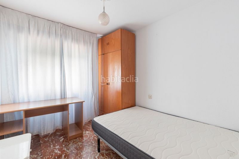 Foto 7d7545ba-676d-4d10-865c-1acfd6136b4b. Pis a Loja