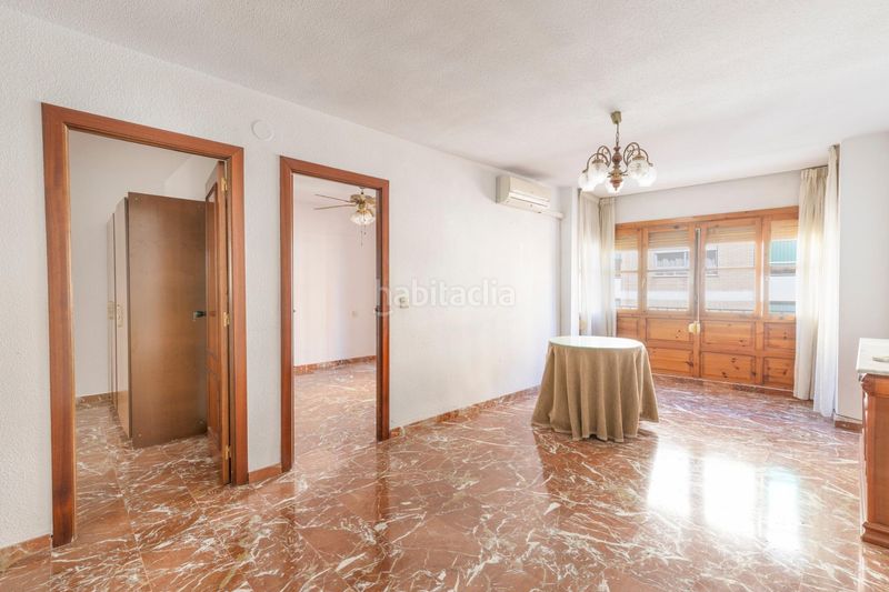 Foto ba1b48fd-c091-4146-bf19-18aa7e7fae95. Pis a Loja