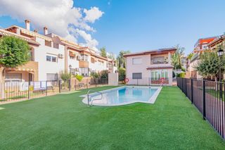 Dachwohnung in La Zubia Ciudad. Ático con inmejorables vistas en urbanización privada