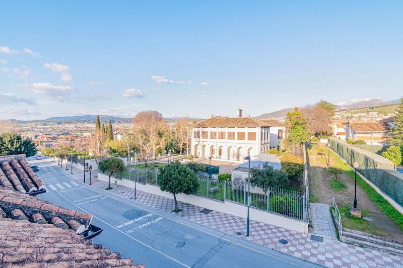 Foto c2612b2f-c426-4e8c-aa2d-4a5b0369ec4c. Àtic amb aparcament piscina a La Zubia Ciudad Zubia (La)